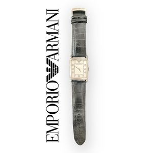 EMPORIO ARMANI
Designer Watch Women's Leather Strap